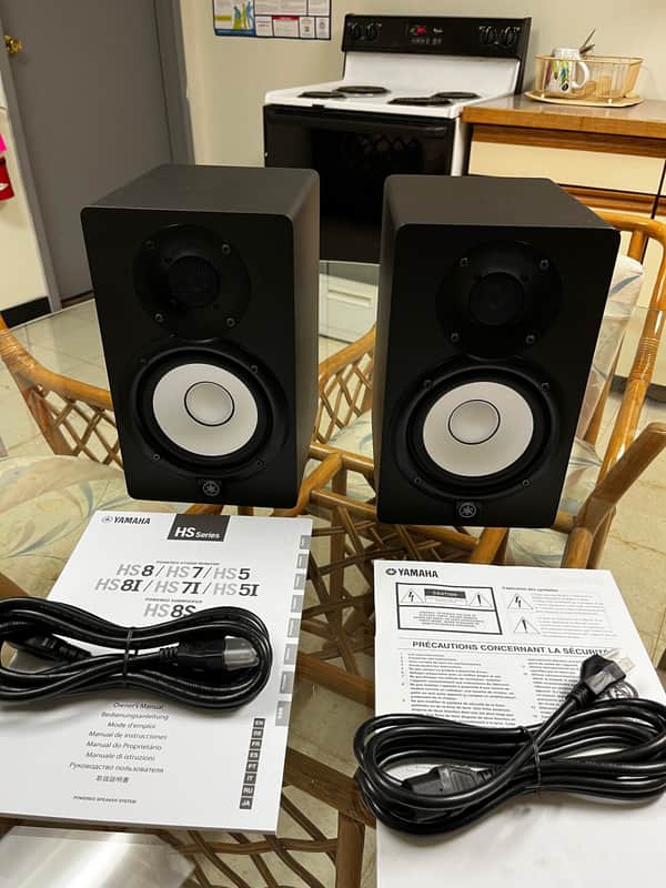Yamaha HS5 5" Powered Studio Monitor (Pair) - Black image 1