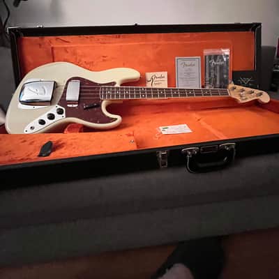 Fender Custom Shop '66 Jazz Bass Relic image 3