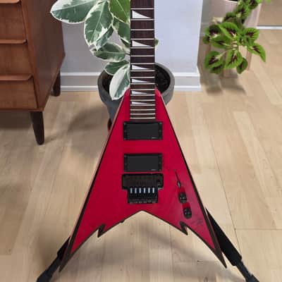Jackson Demmelition King V ex LONDON CROBAR Soho Metal Rock Bar Artist Signed Phil Demmel Machine Head Signature Flying V EMG 81 85 Zakk Wylde Set Floyd Rose Electric Guitar image 9