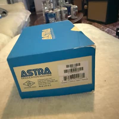 Universal Audio Astra Modulation Machine 2021 - Present - White image 3