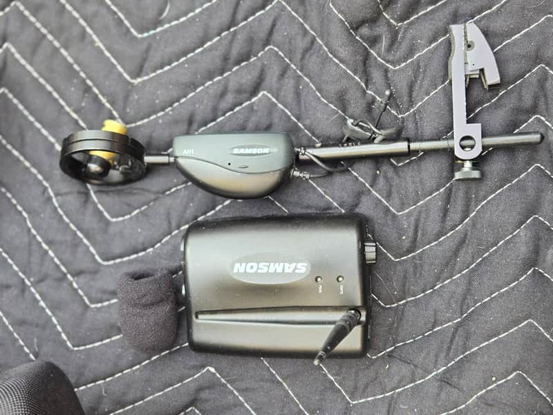 AMT Clipon Mic, Wireless with Samson CR77 and AR1 Receiver and AH1 transmittor image 1