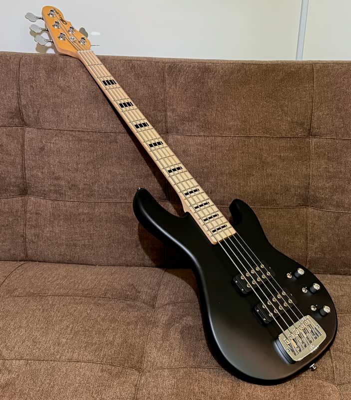 G&L Tribute Series L-2500 5 String Bass 2025 Model in Frost Black