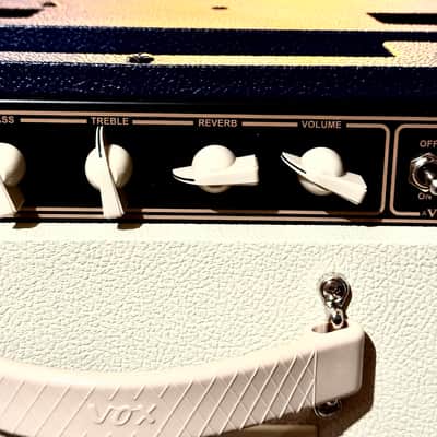 Vox AC10 C1 Custom TTCC Limited Edition 1x10” 2025 - Two Tone Blue & Cream image 11