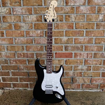 Fender Limited Edition Tom DeLonge Stratocaster Rosewood Fingerboard, Black image 2