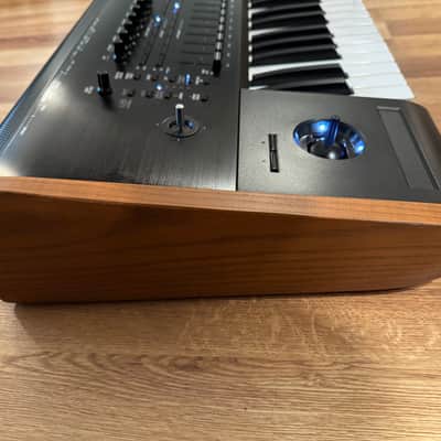 Korg KRONOS 2 61-Key Synthesizer Workstation image 7