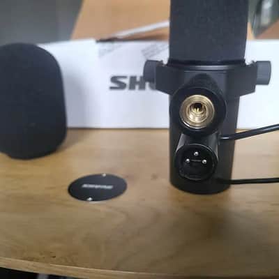 Shure SM7B Cardioid Dynamic Microphone - Present - Black image 4