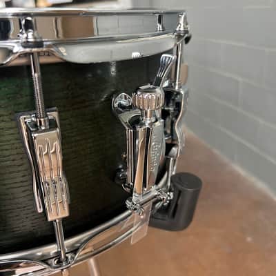 Ludwig Classic Oak 6.5x14" Snare Drum in Green Burst image 6
