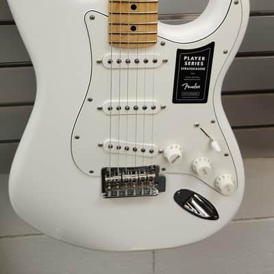 Fender Player Stratocaster®, Maple Fingerboard, Polar White image 2