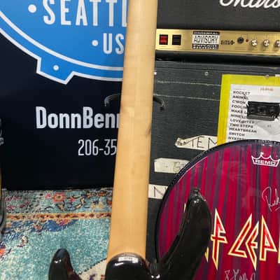 Rick Savage's, Def Leppard "Storyteller" Washburn XB925 5-String Bass Guitar (RS #2024) Authenticated! image 18