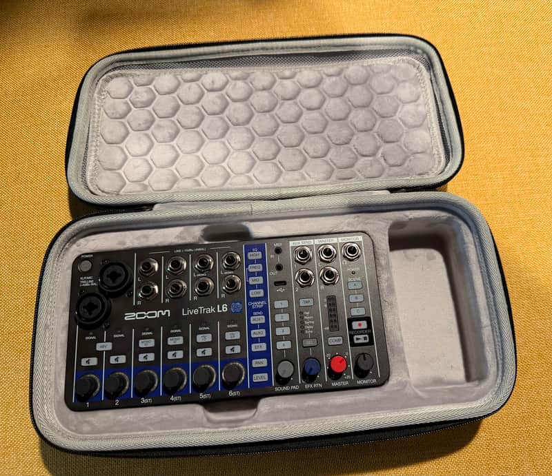 Zoom LiveTrak L6 6 Channel Digital Mixer / Recorder