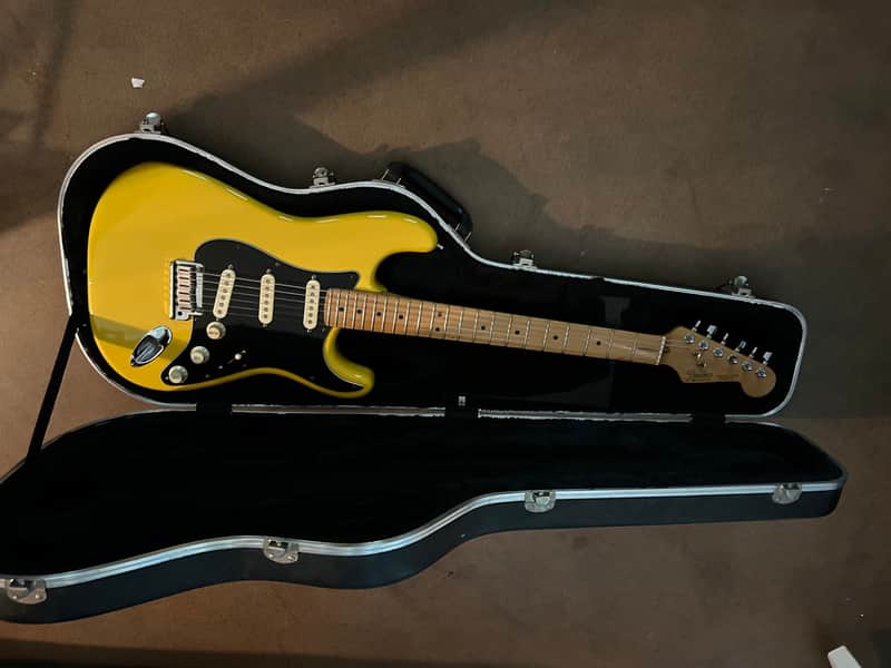 Fender Stratocaster 84”-88’ - Graffiti Yellow image 1