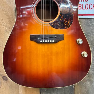 Gibson J160E 1971 - Cherry Sunburst image 3