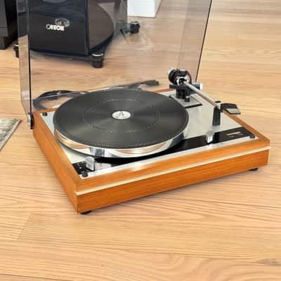 Vintage Thorens TD-145 Walnut Wood Turntable ~FULLY RESTORED~ LOOK ! image 3
