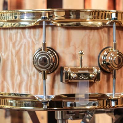 DW Collector's Gloss Lacquer Over Quilted Maple Snare Drum - 5.5x14 - SO#1234297 image 3