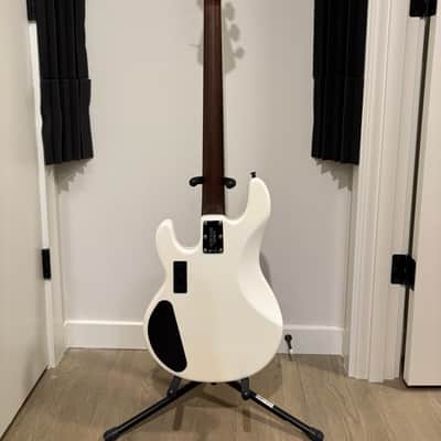Ernie Ball Music Man Stingray 4 HH 2014 Limited Edition All Rosewood Neck and Fretboard - White image 9