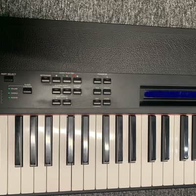 Yamaha CP40 Graded Hammer Stage Piano 2010s - Black image 3
