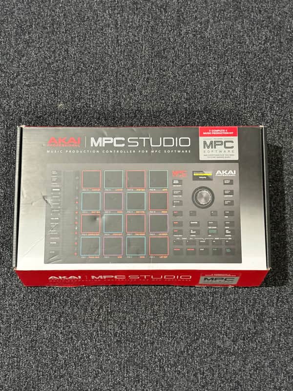Akai MPC Studio Music Production Controller 2021 - Present - Black image 1