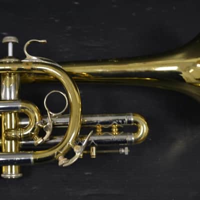 Corneta Bach Stradivarius 37 Corporation lacada en buen estado. image 3