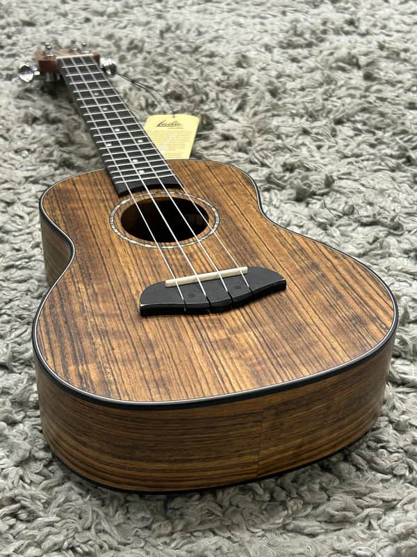 LAILA UDV2313W Walnut Matt concert ukulele + cover image 1
