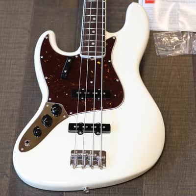Lefty! Fender American Vintage II 1966 Reissue Left-Handed Jazz Bass Olympic White + COA OHSC image 2