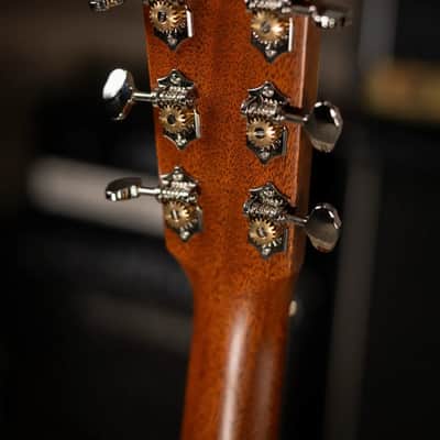 Martin 000-18 Standard Acoustic Guitar - Natural with Hardshell Case image 6