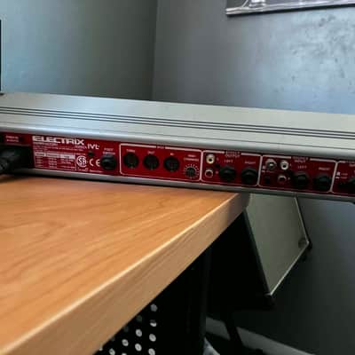 Electrix Warp Factory Ultimate Vocoder 2000s - Red image 2