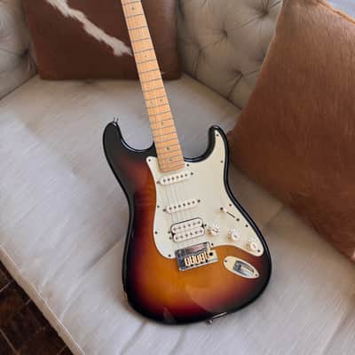 Fender 50th Anniversary American Deluxe Stratocaster 2004 - Sunburst image 1