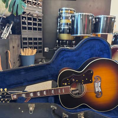 Gibson  J-200 Jumbo Acoustic Guitar w/ LR Baggs pickup - Tobacco Burst image 4
