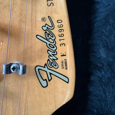 Fender Stratocaster 1983 - Black with Maple fretboard image 5