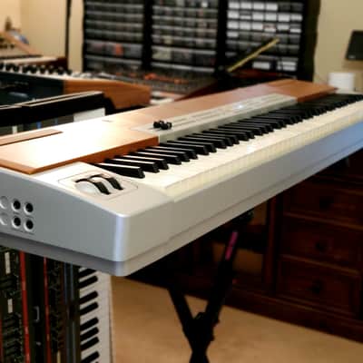 MUST SEE!!! SUZUKI SS100 STAGE PIANO FULLY INSPECTED, SERVICED AND IN AMAZING CONDITION! image 7