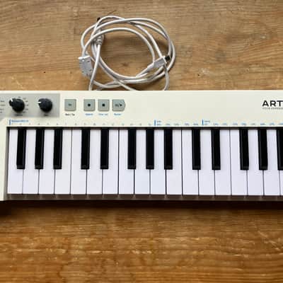 Arturia KeyStep MK1 32-Key White image 2
