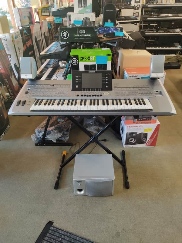 Yamaha Tyros 5 Bundle image 1