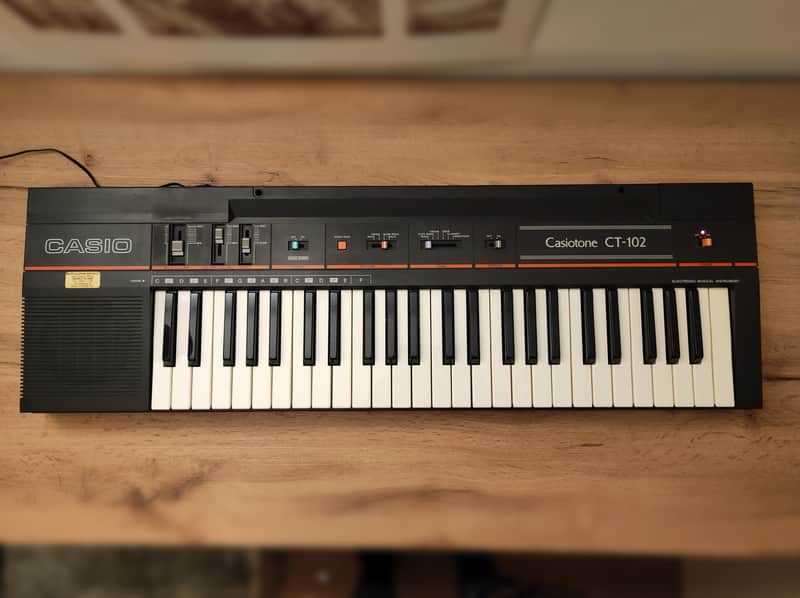 Casio Casiotone CT-102 Keyboard Synth 80s image 1