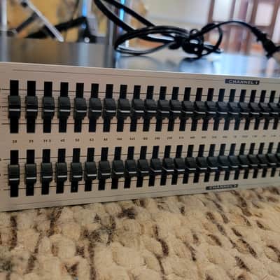 Phonic MQ3600 Dual Channel 31-Band Graphic Equalizer Rack Unit Tested Working Nice Shape image 3