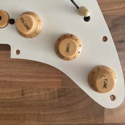 Fernandes 1978 - Loaded Pickguard **Stone Logo** FST60 1978 - Parchment image 2