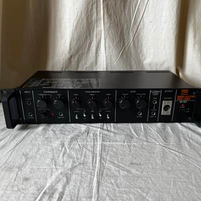 ROLAND SIP-301 Bass Guitar Pre-amp / Compressor / EQ image 2