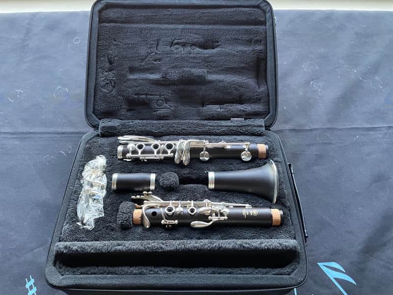 Yamaha YCL-450 Clarinet Outfit w/Silver Keys (USED) image 1