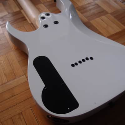 Ibanez PGMM31-WH Paul Gilbert Signature miKro - White image 9
