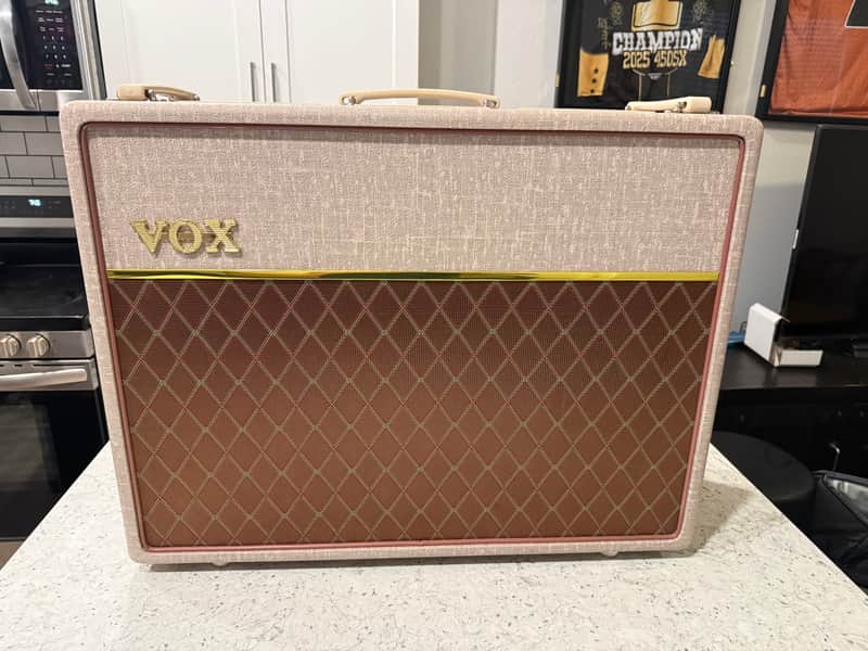Vox AC30HW2 Hand-Wired 2-Channel 30-Watt 2x12" Guitar Combo