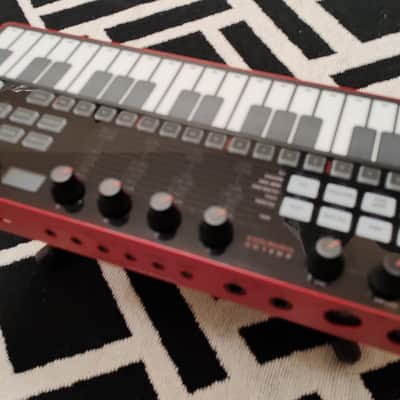 IK Multimedia UNO Synth Pro Desktop 32-Key Analog Synthesizer 2021 - Black with White Keys image 2