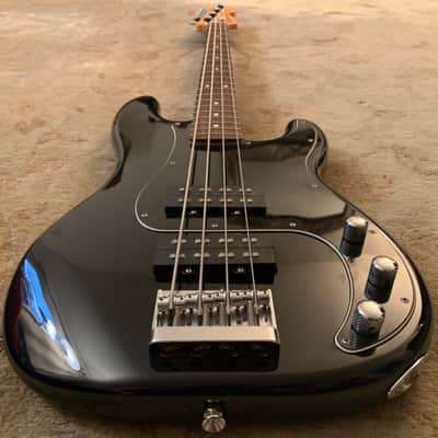 Fender Blacktop Precision P-Bass with Double Jazz Bass Pickups Gloss Black image 3