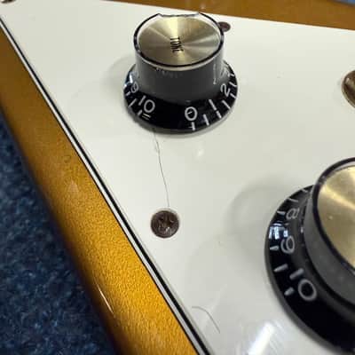 1993 Gibson Ltd Ed Flying V - #20 of 50 - Cadillac Gold image 10