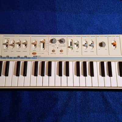 Casio MT-45 Casiotone 49-Key Synthesizer 1980s - White
