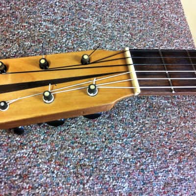 Belle guitare du luthier Ricardo Sanchis Nacher vers 1930/40 tête à chevilles 1,01 kg! image 15