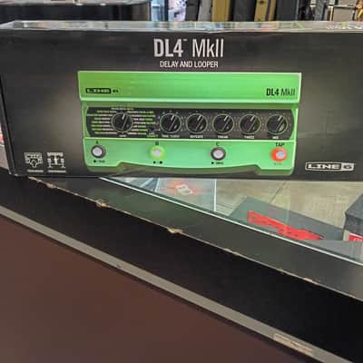 Line 6 DL4 MkII 2022 - Present - Green / Black image 1