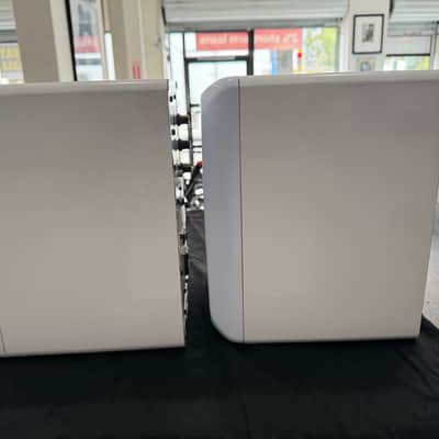 KRK Rokit 5 Generation 3 Studio Monitor - White(Pair) image 4