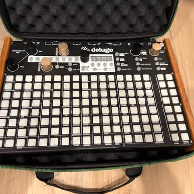 Synthstrom Audible Deluge 64-Voice Desktop Synthesizer with Numeric Display 2016 - 2022 - Black image 1