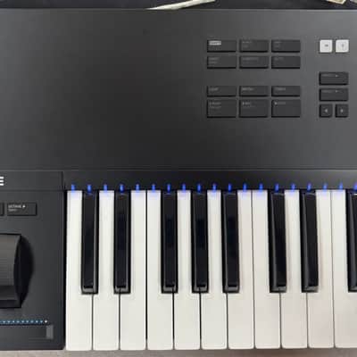 Native Instruments Komplete Kontrol S61 MK2 61-key USB MIDI keyboard imagen 3