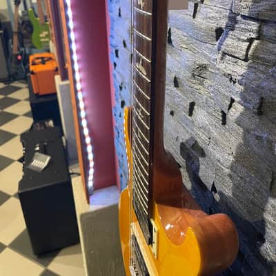 PRS SE Santana - Santana Yellow image 3