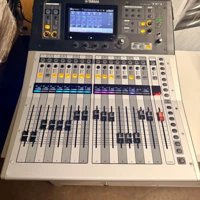 Yamaha TF1 40-Channel Digital Mixing Console – Excellent Condition – Motorized Faders